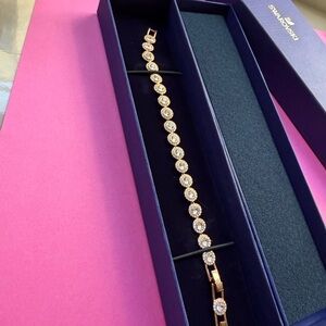 Elegant rose Gold set by Swarovski
